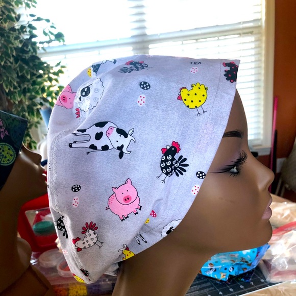 Large animal themed scrub cap - Picture 2 of 3